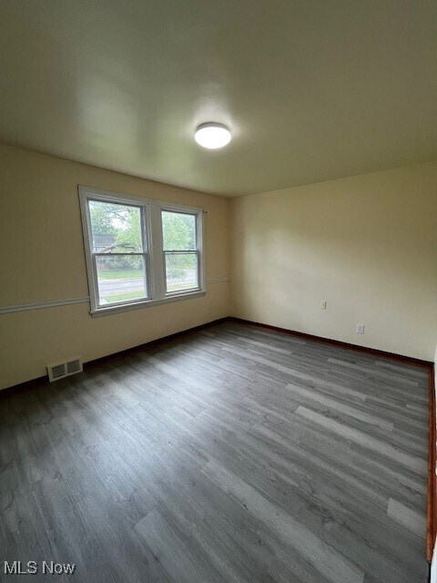Building Photo - 210 E Midlothian Blvd