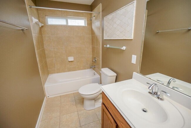 Building Photo - 3211 London Ln