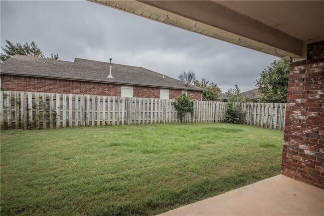 Building Photo - 3706 SW Hansom Loop