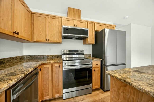 Building Photo - Brand New Single Level Home