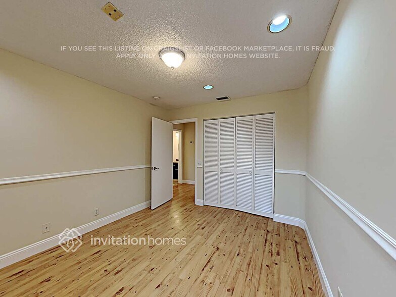 Building Photo - 1305 Seagrape Cir