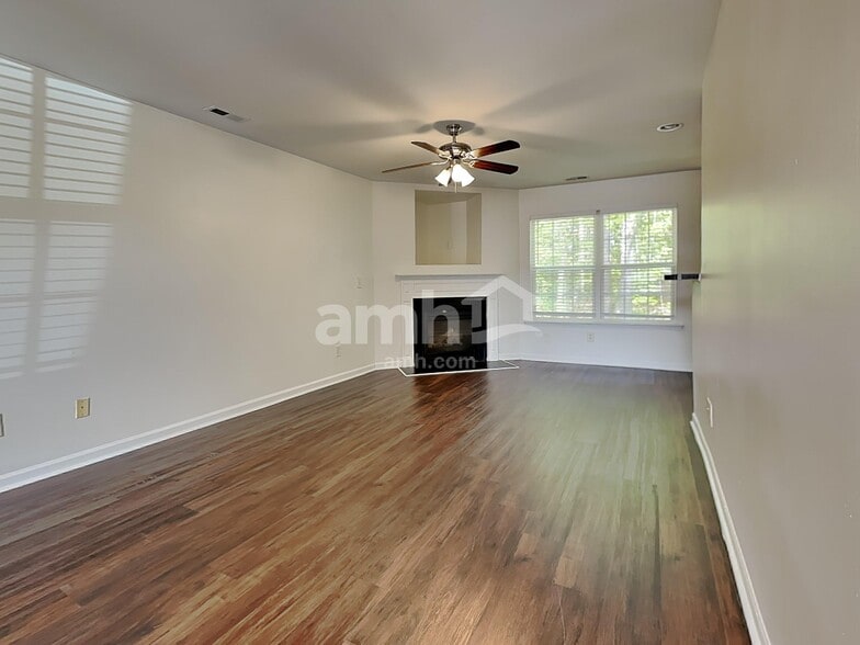 Building Photo - 5145 Chasteal Trail