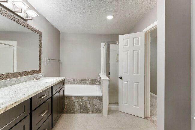 Building Photo - 17 N Spiral Vine Cir