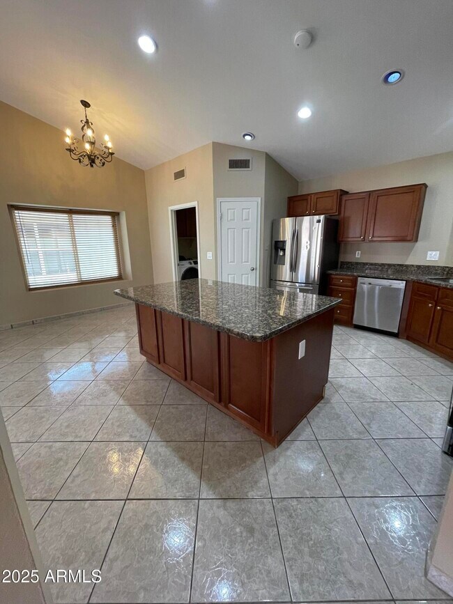 Building Photo - 3443 E Tonto Ln