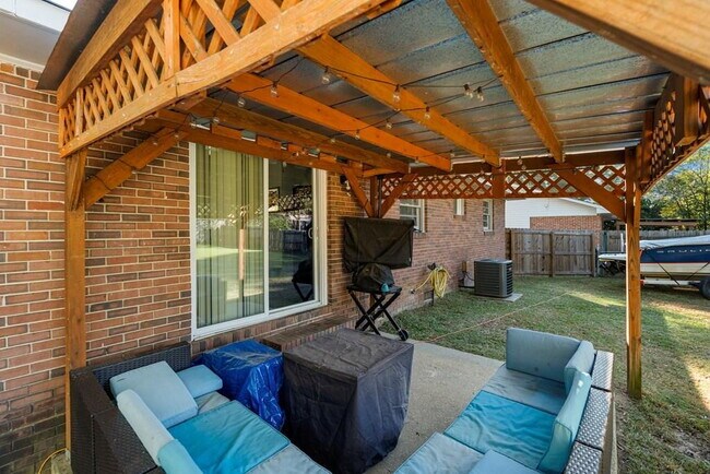 Building Photo - Move-In Ready 3BR Brick Ranch — Roof, HVAC, Furnace & Water Heater All Updated 2021-2024