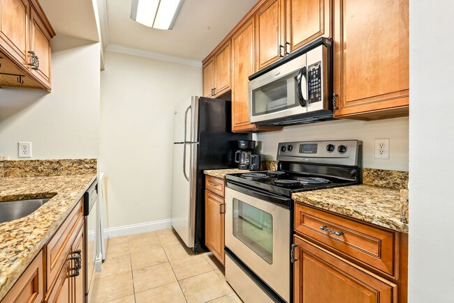 Building Photo - 121 Wright St