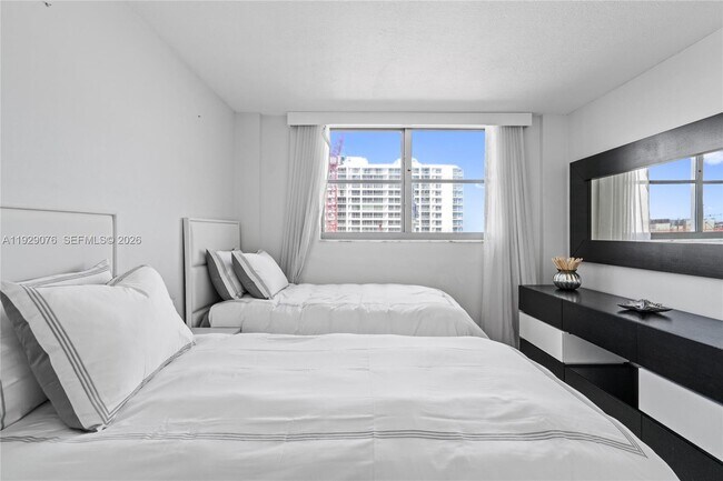 Building Photo - 9273 Collins Ave