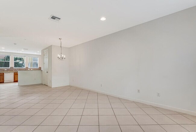Building Photo - 1727 San Benito Way