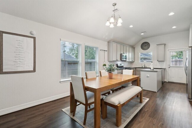 Building Photo - 40543 Berylline Ln.