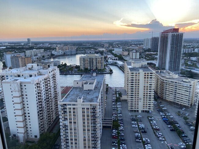 Building Photo - 1850 S Ocean Dr