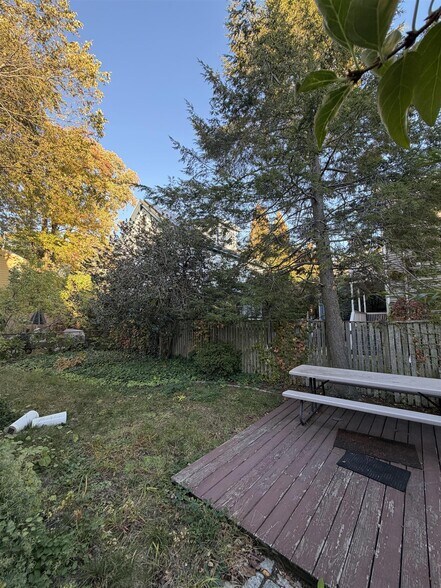 Building Photo - 84 Pleasant St