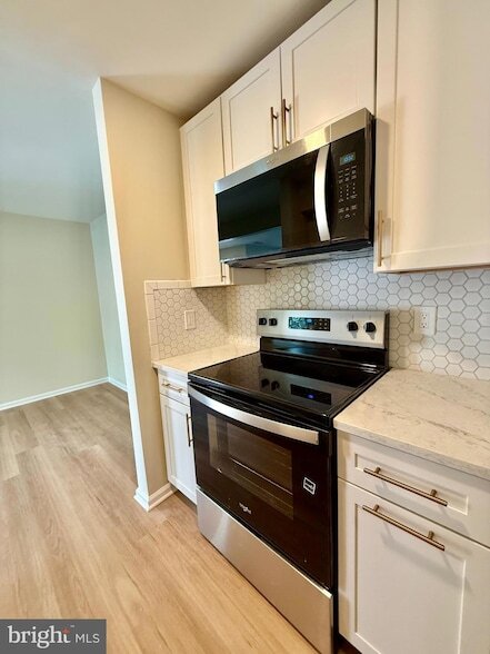 Building Photo - 31013 Bennett Pl