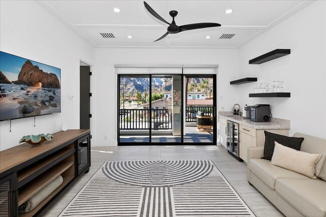 Building Photo - 51120 Avenida Navarro