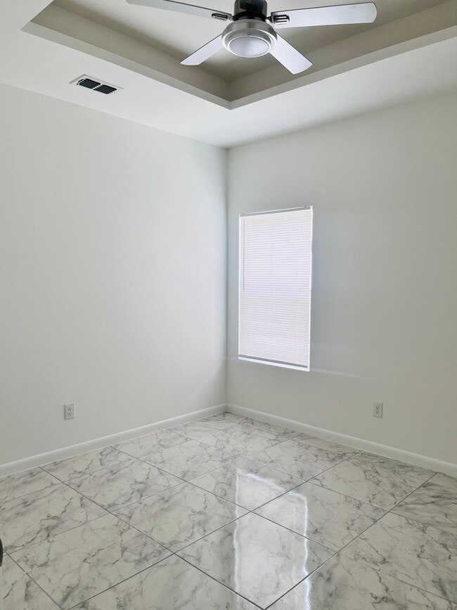 Building Photo - "Chic 2-Bed, 2-Bath Alton Apartment with Elegant Granite Touches!"