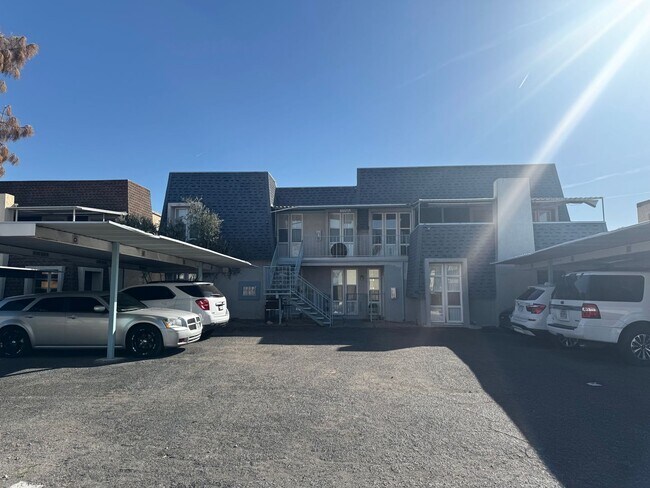 Building Photo - SPACIOUS AND REMODELED 1 BEDROOM 1 BATH, SECOND FLOOR UNIT