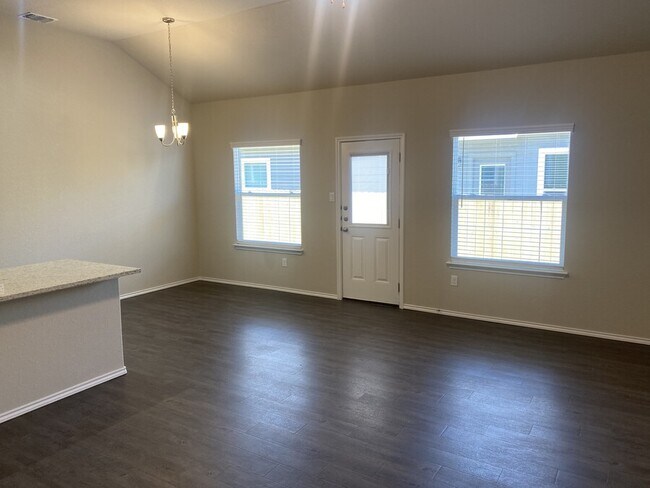 Building Photo - 3412-3414 Scott Circle