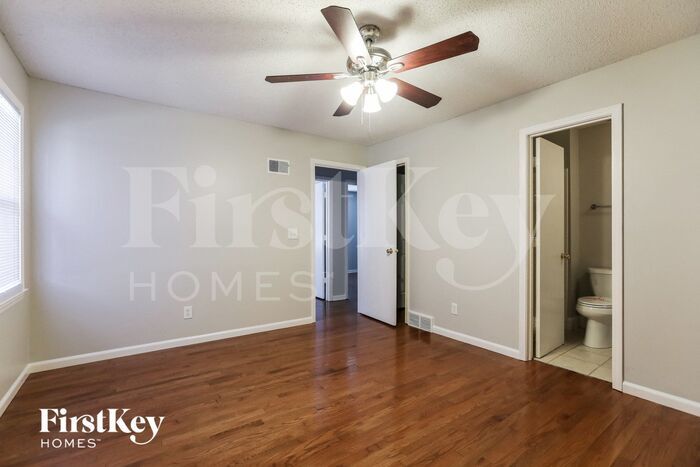 Building Photo - 1512 Oxford Ct