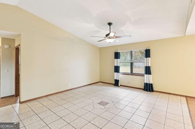 Building Photo - 132 N Woodvalley Dr