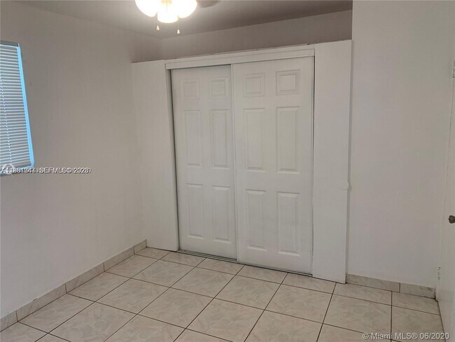 Building Photo - 3621 SW 46th Ave