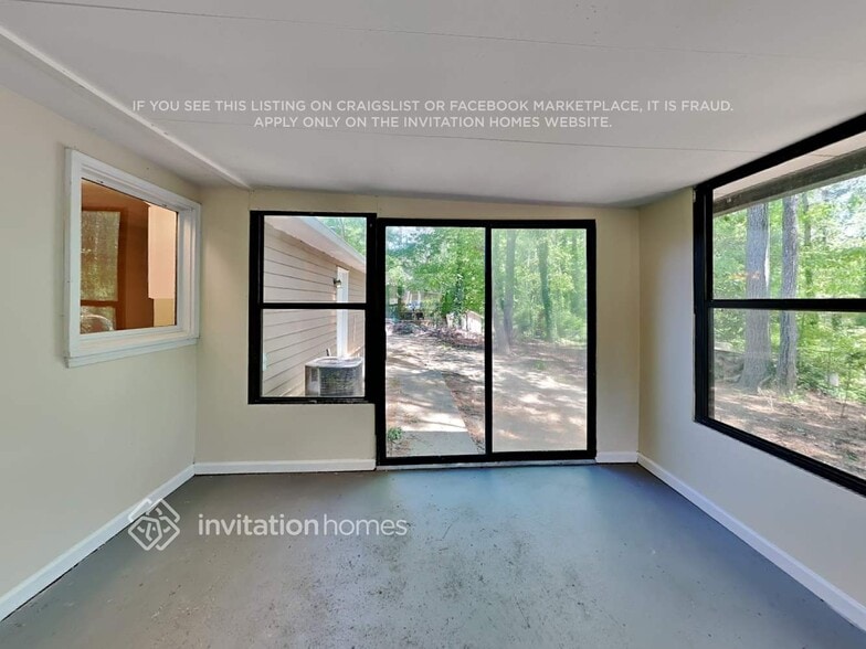 Building Photo - 2638 Windmere Dr NW