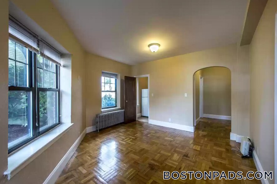 Building Photo - 2 Elmwood Ave