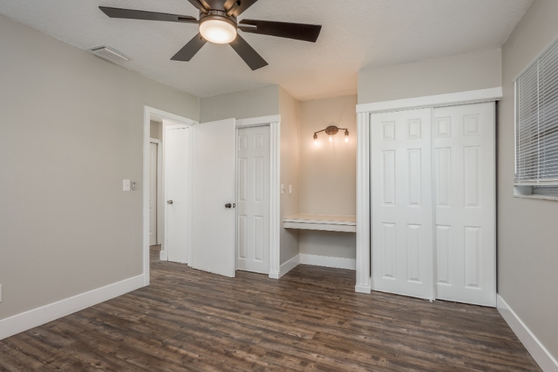 Building Photo - 2326 E 112th Ave