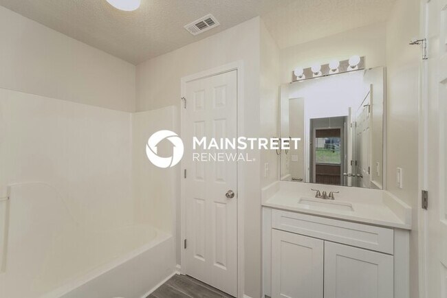 Building Photo - 3 Bedroom Pet-Friendly Home in Mooresville, NC with Main Street Renewal