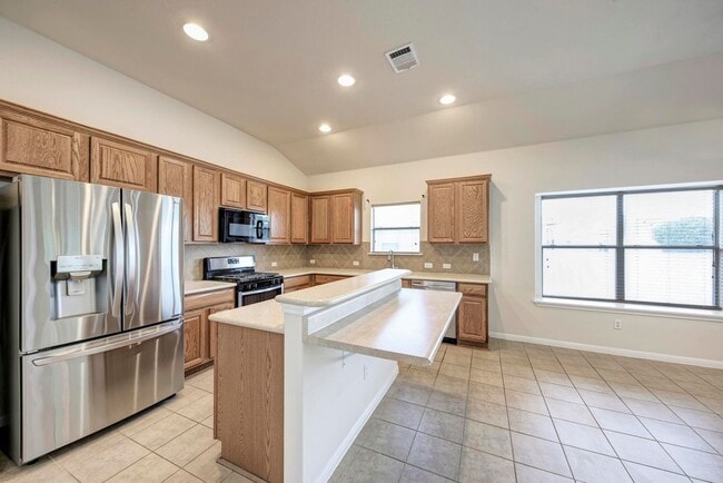 Building Photo - Large home in Pflugerville!  3 car garage - Highland Park Neighborhood