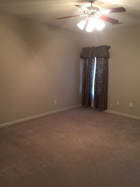 Building Photo - UNDER REPAIR!