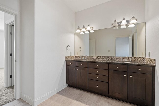 Building Photo - 8917 Villa Norte Dr