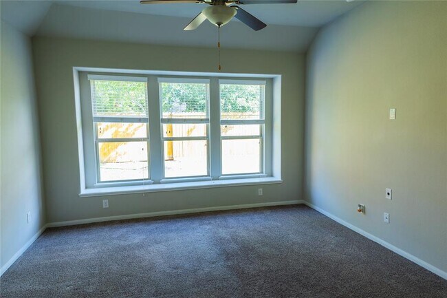 Building Photo - 918 Marigold Park Pl