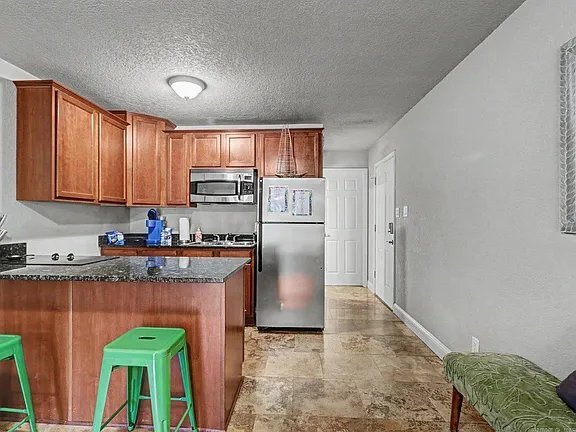 Building Photo - 179 River Mill Ct