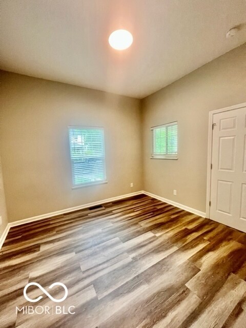 Building Photo - 838 N Temple Ave