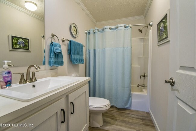 Building Photo - 204 Lakeview Dr