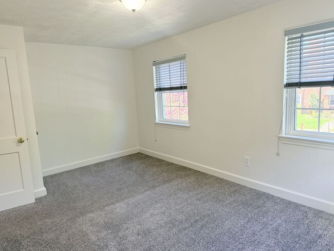 Building Photo - 320 Atkins Ave