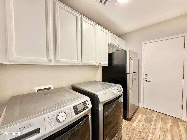 Building Photo - 3640 S Barberry Pl