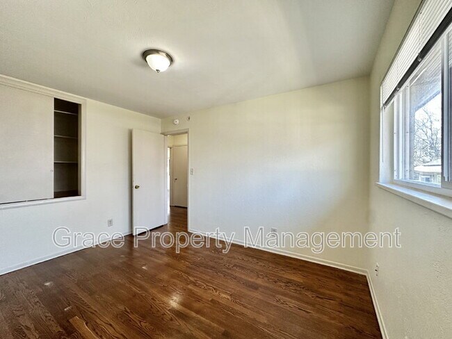 Building Photo - 1570 Tamarac St