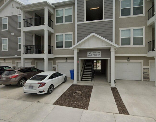Building Photo - 3 Bedroom/2 Bathroom Condo in Lehi