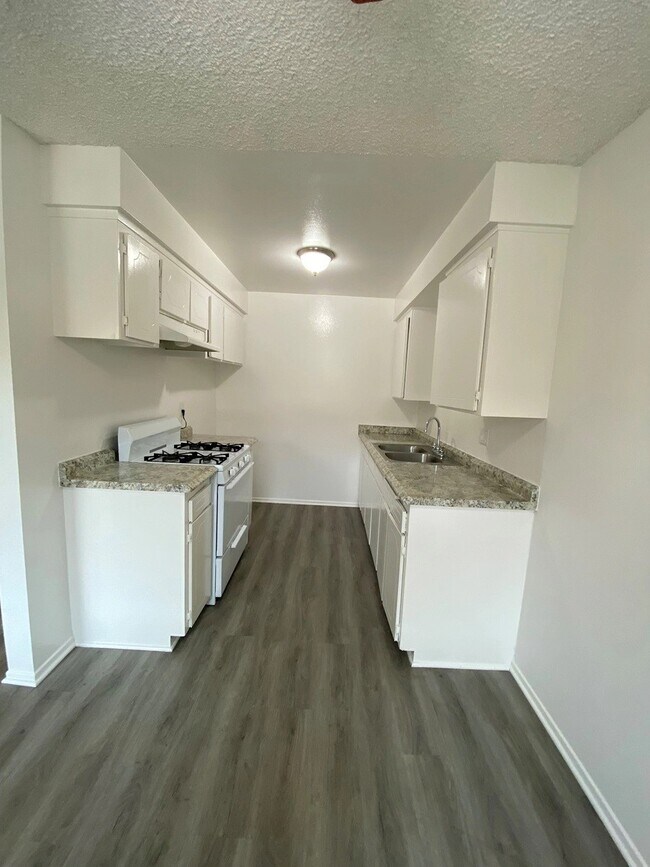 Interior Photo - 4434 W. 135th Street,