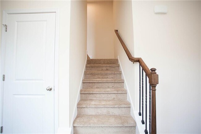 Building Photo - 4375 Almanor Cir