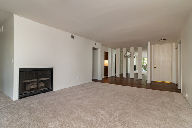 Building Photo - 3108 Raintree Cir