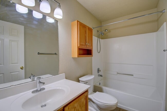 Building Photo - 6808 Candelia Ave NW
