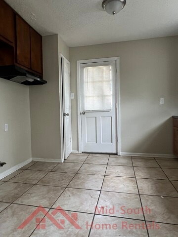 Building Photo - 3111 Harvester Ln