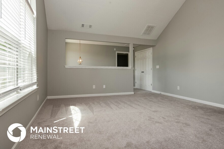 Building Photo - 3379 Creekview Dr