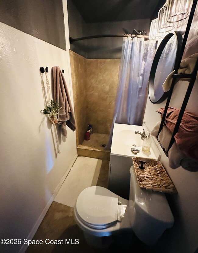 Building Photo - 4406 Sherwood Blvd