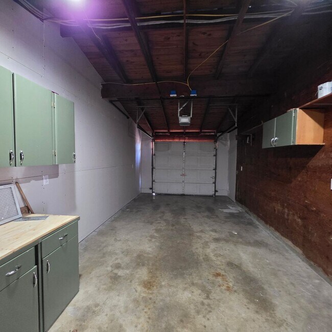 Building Photo - Charming remodeled 3-bedroom home for lease!