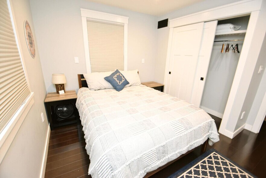 Building Photo - 1012 N Lawrence St