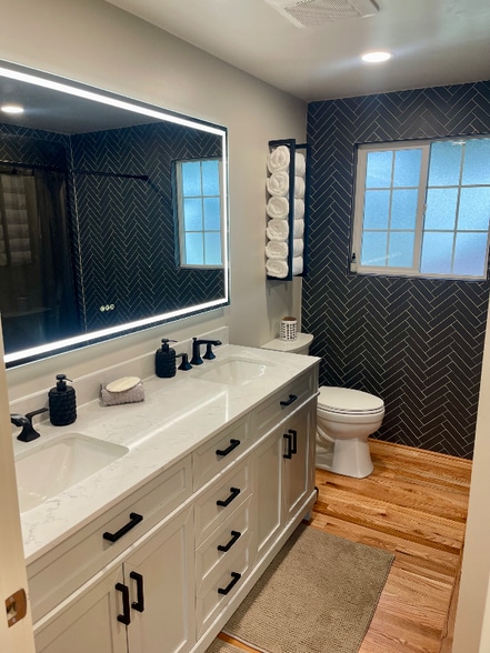 Building Photo - 305 Rosewood St