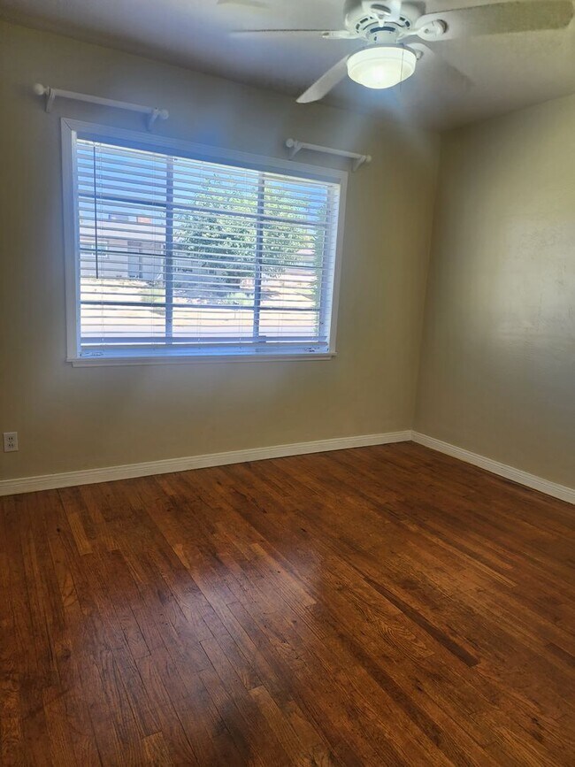 Building Photo - 1309 Telegraph Ave