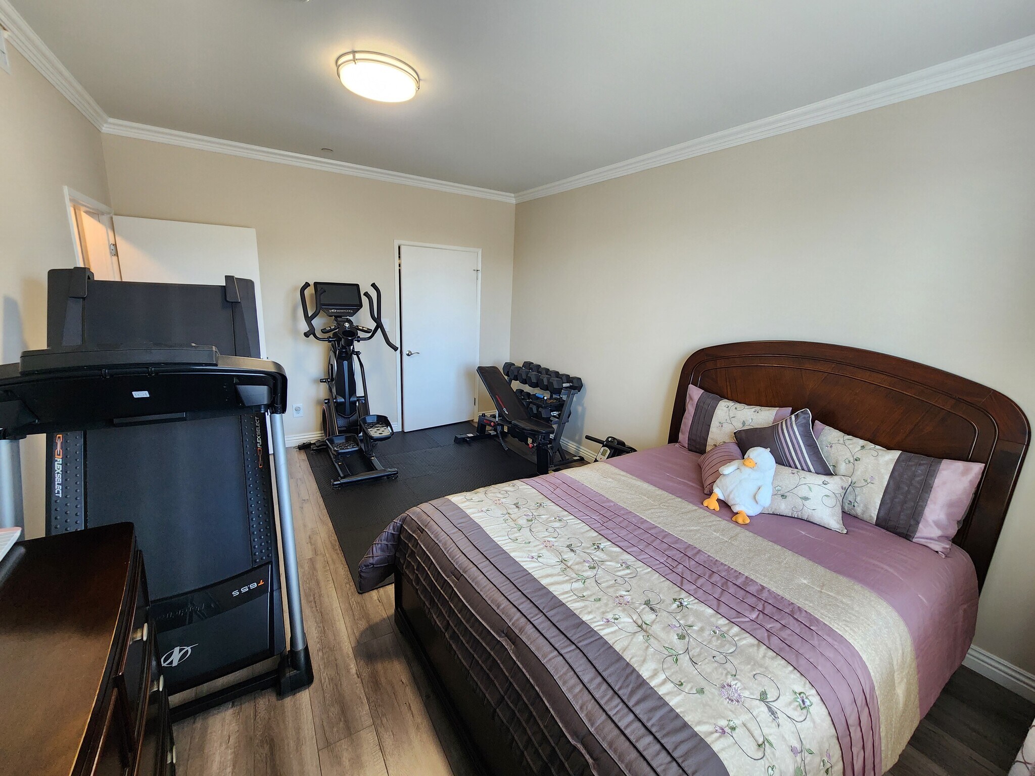 Building Photo - 13941 Sherman Way